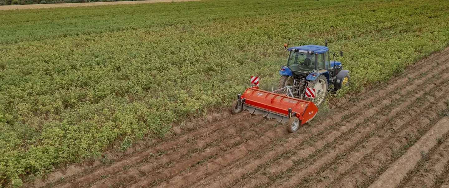 BFP320_WORK_AERIAL_NEW-HOLLAND-(1).jpg.webp