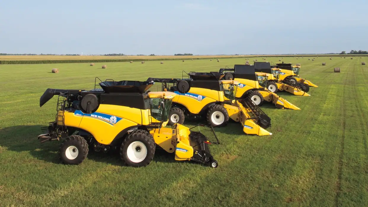 Gamme de moissonneuses-batteuses New Holland avec cueilleurs à maïs