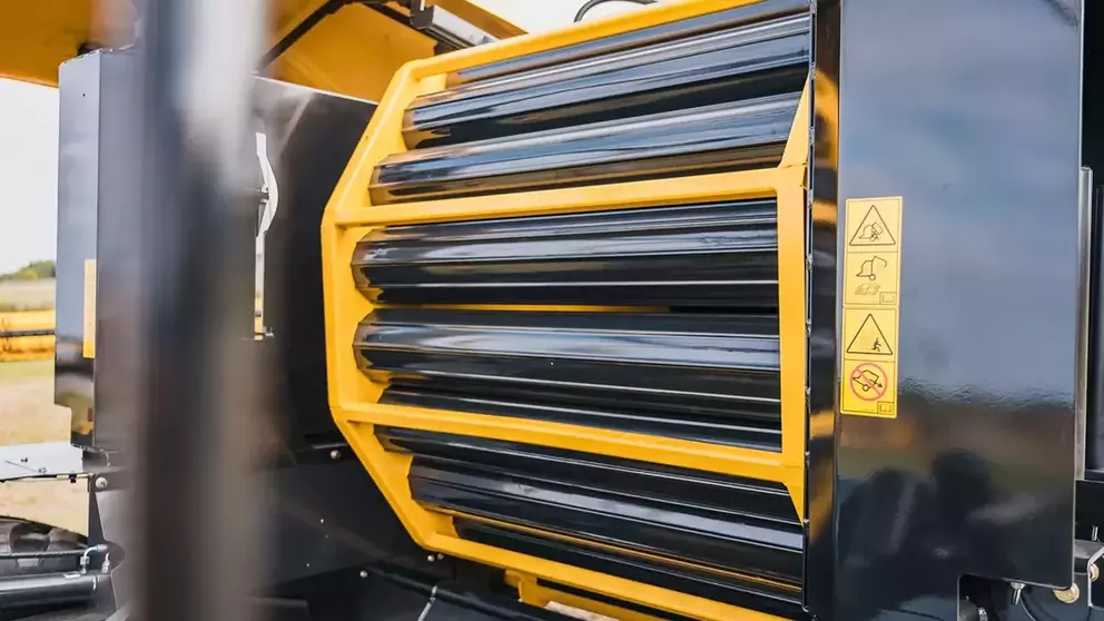 roll-baler-density-bale-chamber-01.webp