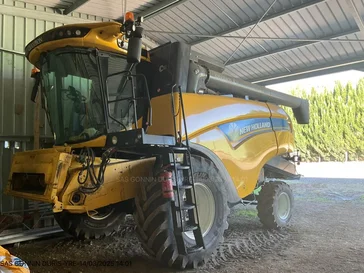 Moissonneuse batteuse NEW-HOLLAND CX 6.80