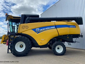 Moissonneuse batteuse NEW-HOLLAND CH 7.70