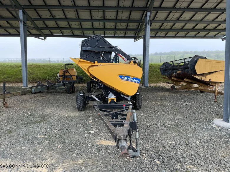 Moissonneuse batteuse NEW-HOLLAND CH 7.70
