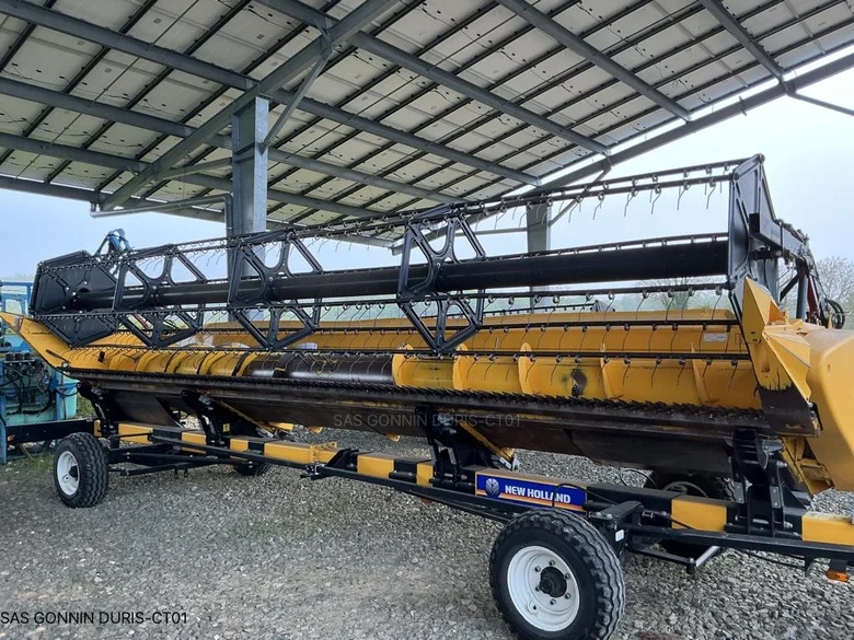 Moissonneuse batteuse NEW-HOLLAND CH 7.70