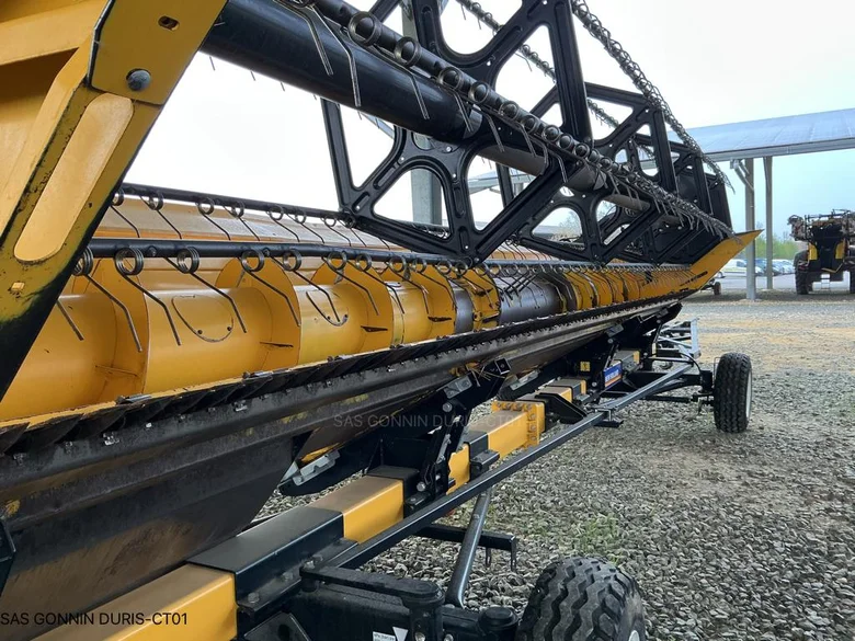 Moissonneuse batteuse NEW-HOLLAND CH 7.70