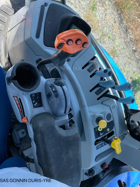 Tracteur Occasion NEW-HOLLAND T7.210