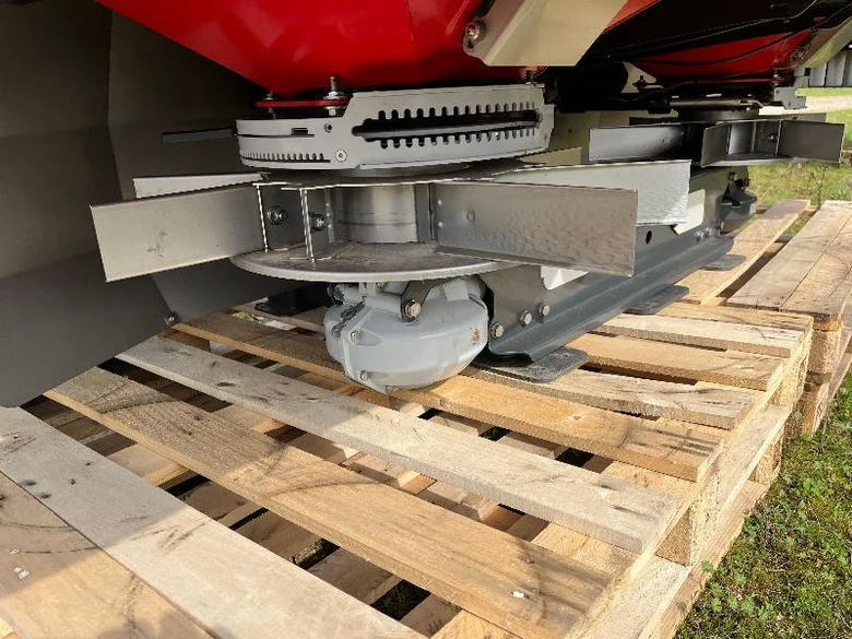 Semoir KVERNELAND TLX GEOSPREAD