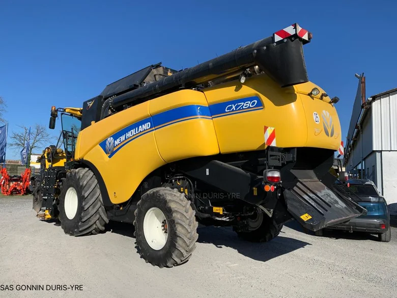 Moissonneuse batteuse NEW-HOLLAND CX 7.80