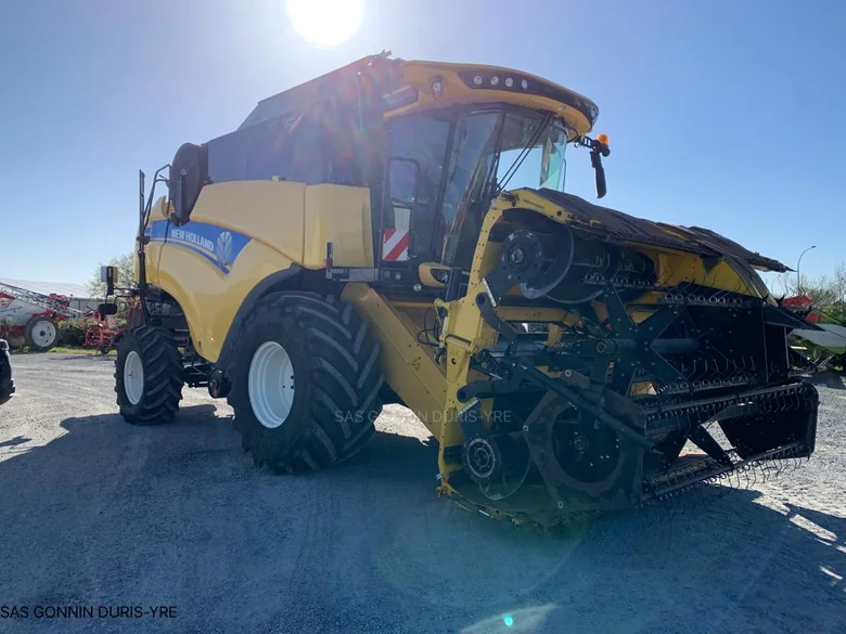 Moissonneuse batteuse NEW-HOLLAND CX 7.80