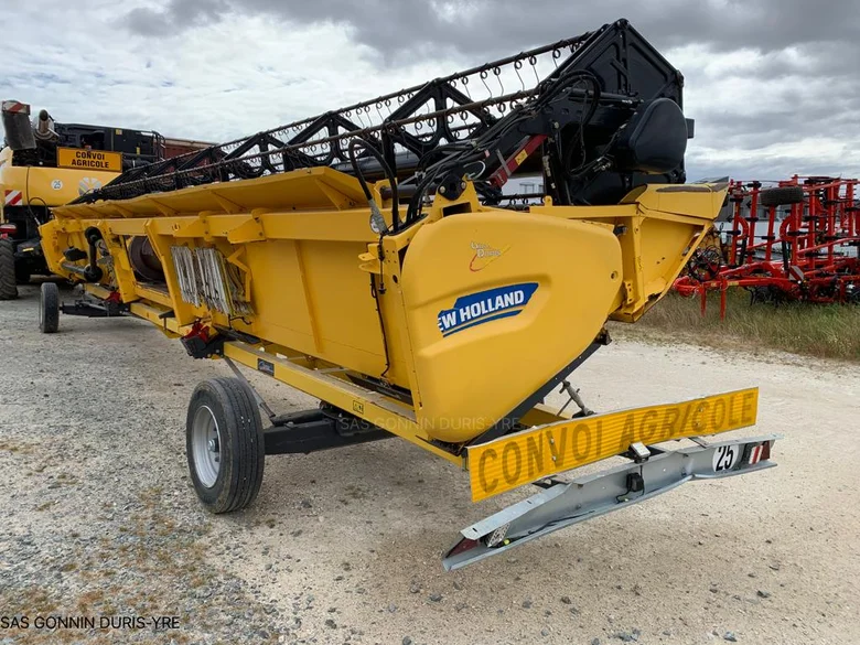 Moissonneuse batteuse NEW-HOLLAND CR 8.90