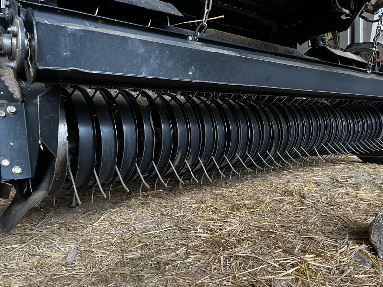 Presse NEW-HOLLAND ROLL-BELT 180