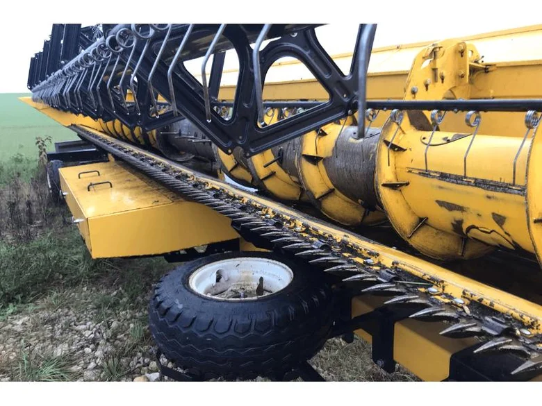 Moissonneuse batteuse NEW-HOLLAND CR 8.90