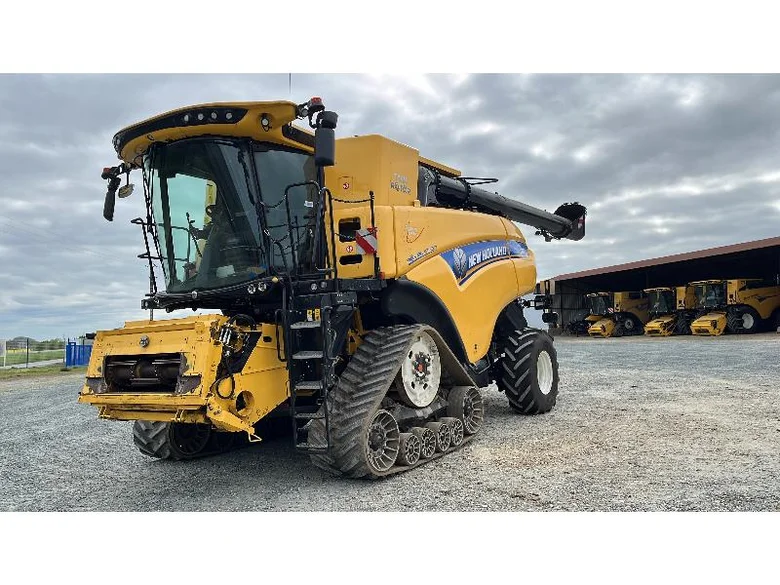 Moissonneuse batteuse NEW-HOLLAND CR 8.90
