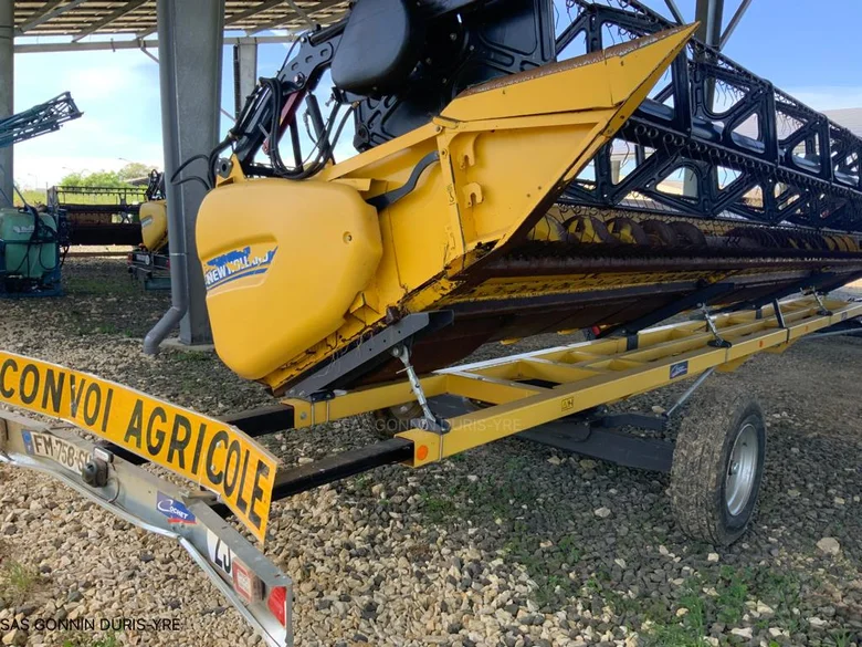 Moissonneuse batteuse NEW-HOLLAND CR 9.80