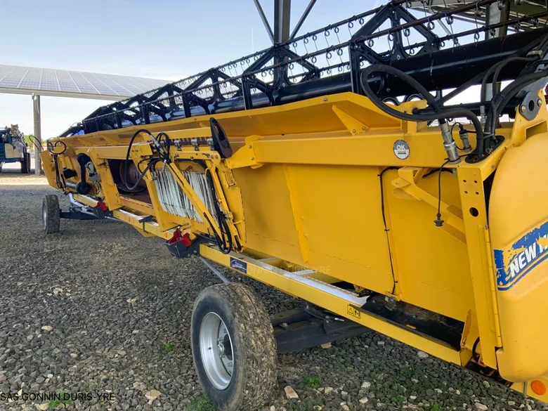 Moissonneuse batteuse NEW-HOLLAND CR 9.80