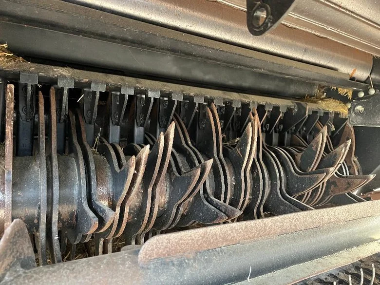 Presse NEW-HOLLAND ROLL-BELT 180