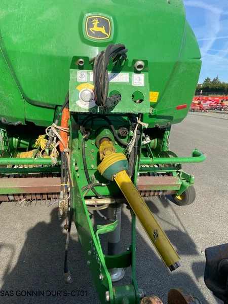 Presse JOHN-DEERE L1534