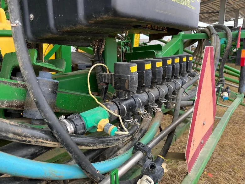 Pulvérisateur JOHN-DEERE 732