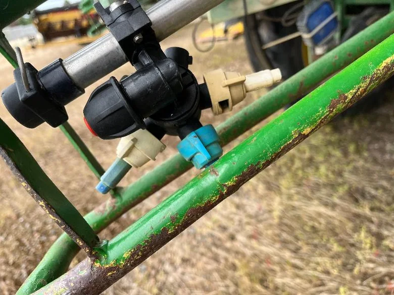 Pulvérisateur JOHN-DEERE 732