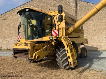 Moissonneuse batteuse NEW-HOLLAND TX 66
