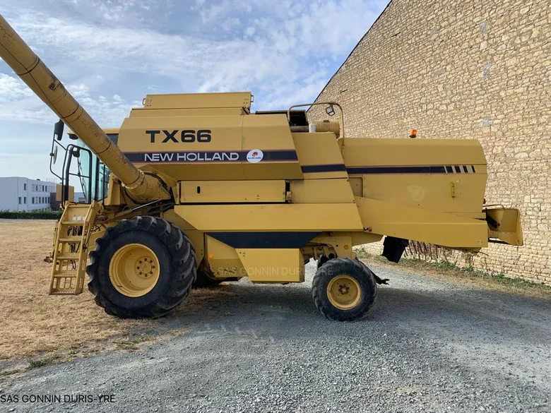 Moissonneuse batteuse NEW-HOLLAND TX 66