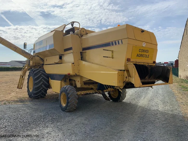 Moissonneuse batteuse NEW-HOLLAND TX 66