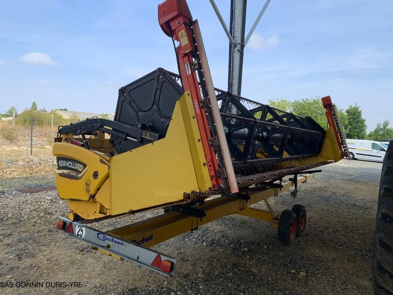 Moissonneuse batteuse NEW-HOLLAND CX 840