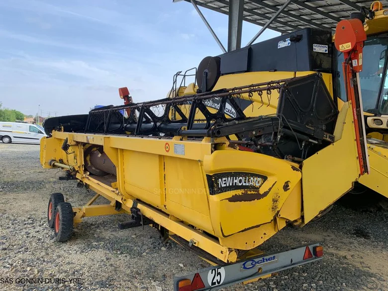 Moissonneuse batteuse NEW-HOLLAND CX 840