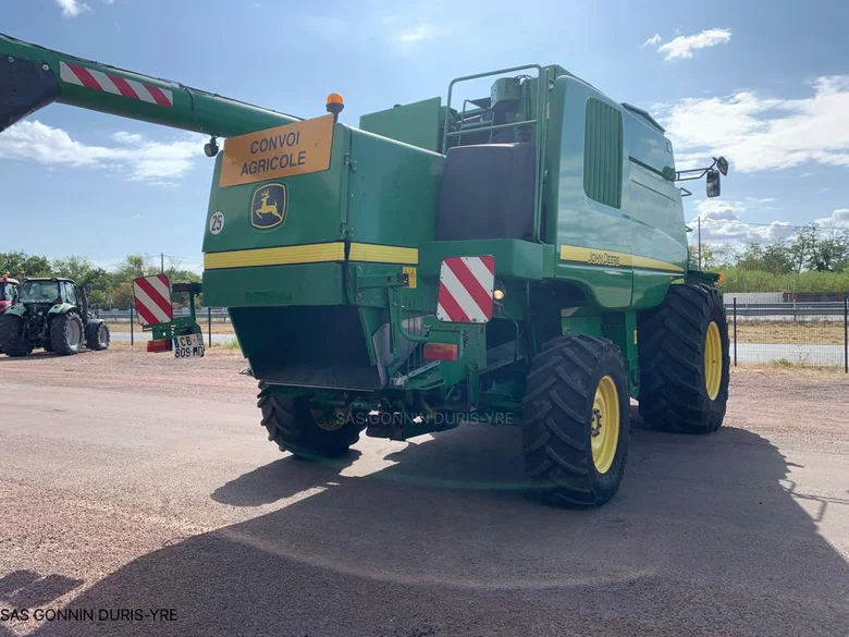 Moissonneuse batteuse JOHN-DEERE C670