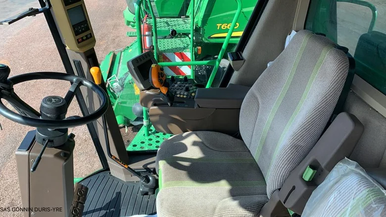 Moissonneuse batteuse JOHN-DEERE C670
