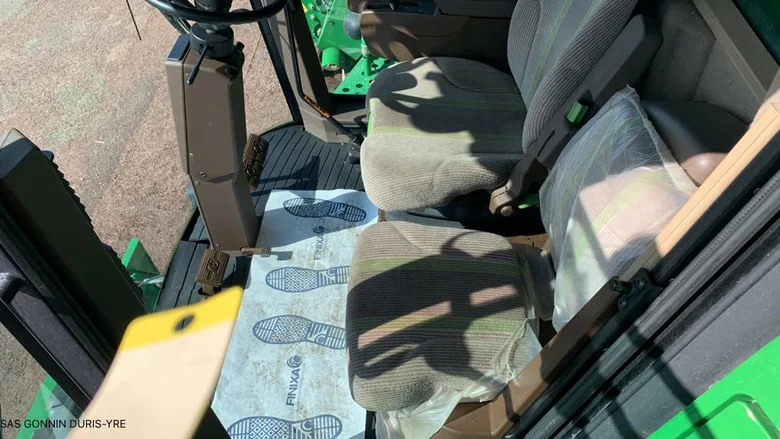 Moissonneuse batteuse JOHN-DEERE C670