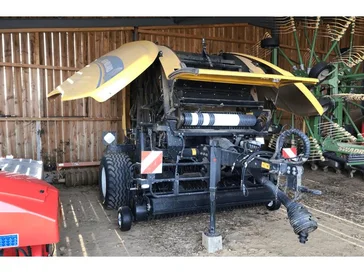 Presse NEW-HOLLAND ROLL-BELT 180