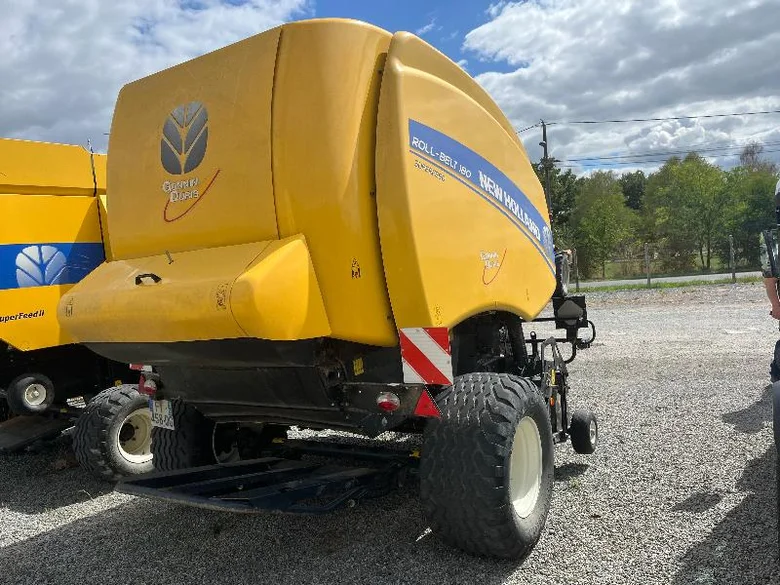 Presse NEW-HOLLAND ROLL-BELT 180