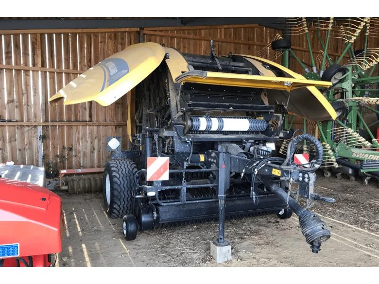 Presse NEW-HOLLAND ROLL-BELT 180