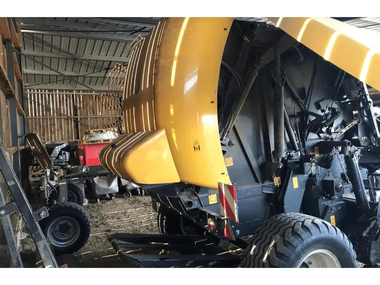 Presse NEW-HOLLAND ROLL-BELT 180