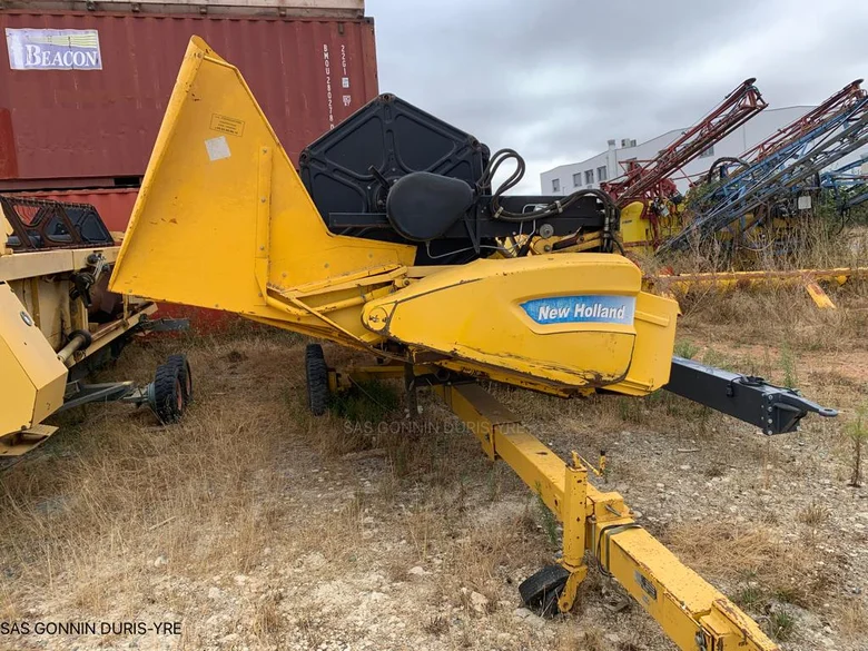 Moissonneuse batteuse NEW-HOLLAND CSX 7080