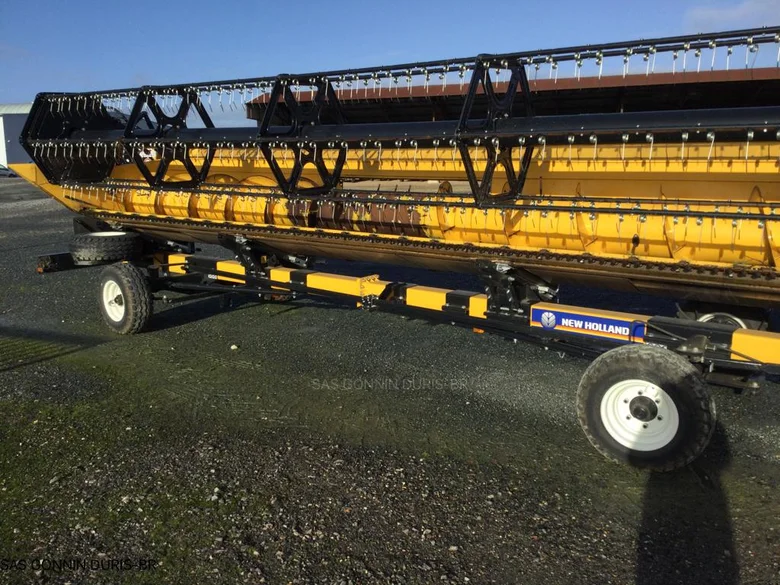 Moissonneuse batteuse NEW-HOLLAND CH 7.70