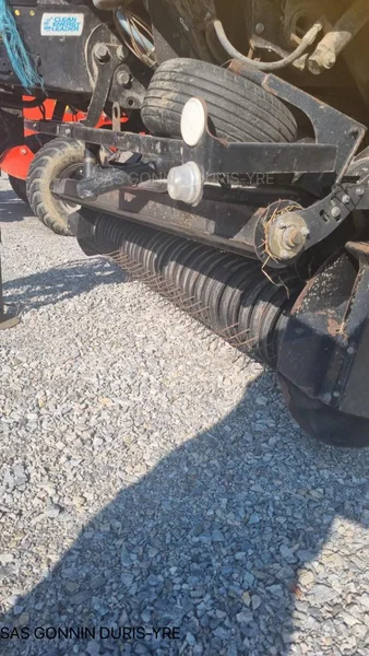 Presse NEW-HOLLAND ROLL-BELT 180