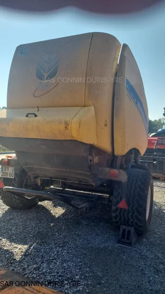 Presse NEW-HOLLAND ROLL-BELT 180