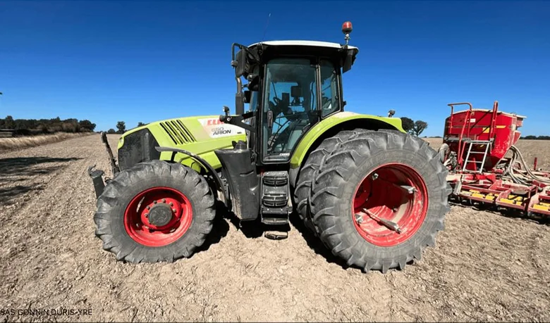 Tracteur Occasion CLAAS ARION 650