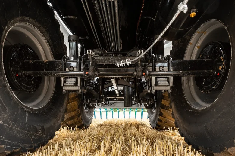 Camion-citerne à pompe avec pompe rotative
