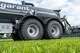 Camion-citerne à pompe avec pompe rotative